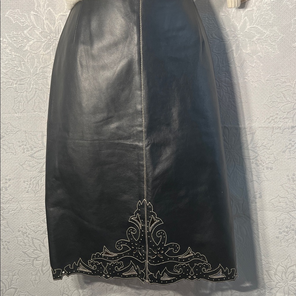 Escada cutwork leather skirt size 36/4 - Picture 2 of 12